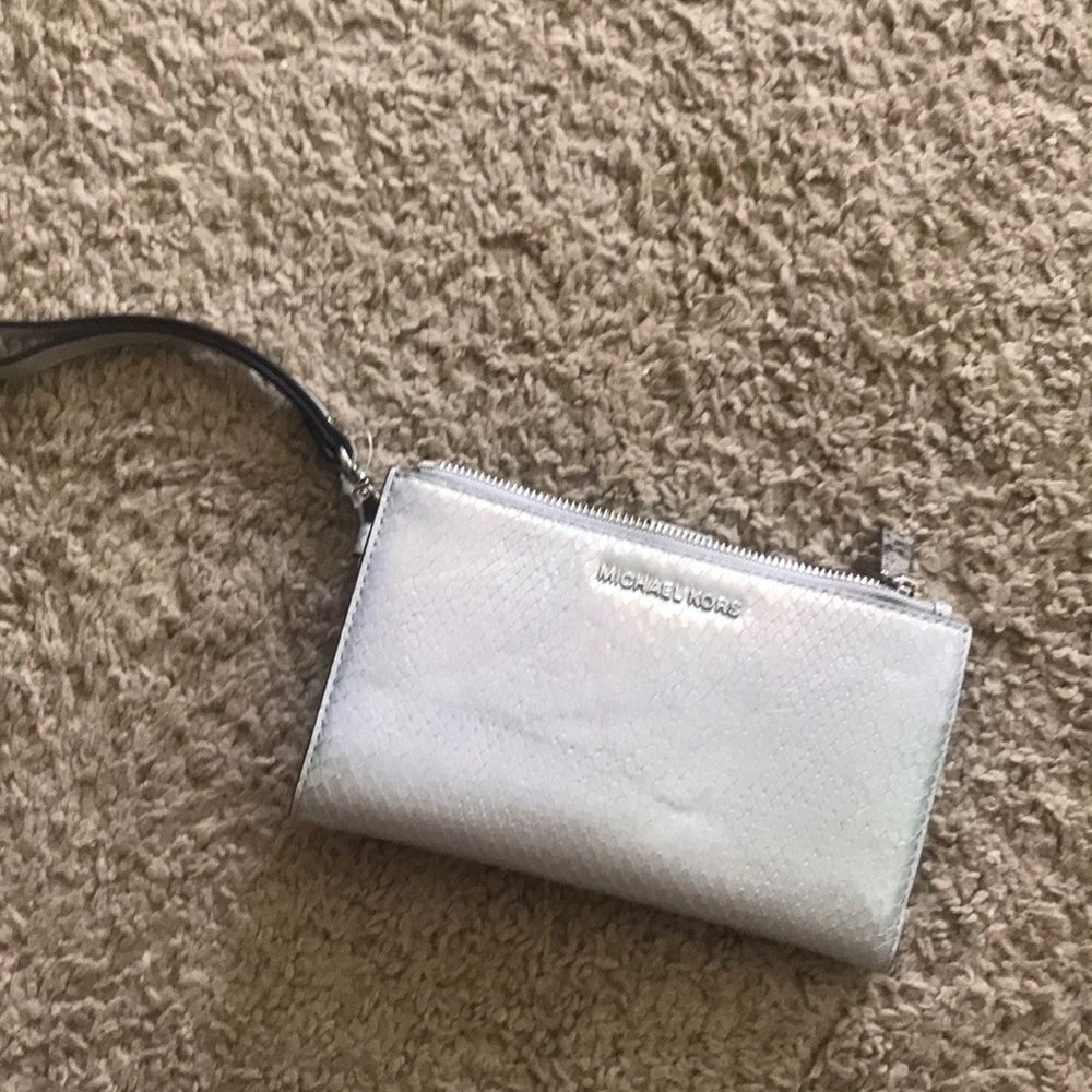 Michael kors wristlet